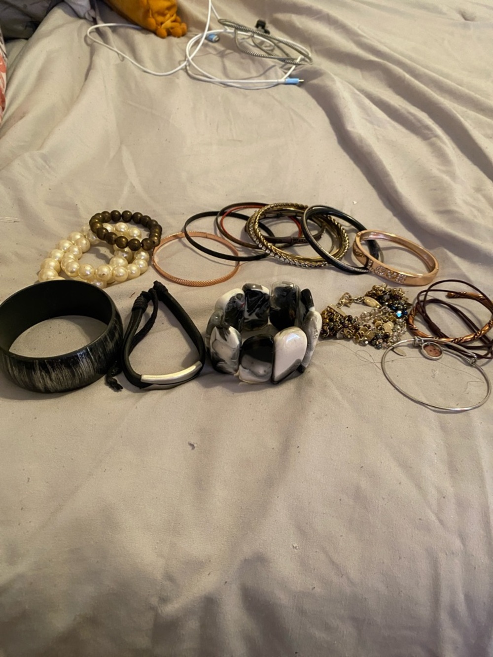 Mixed Women’s Bracelet Set — Black, White & Gold Accents